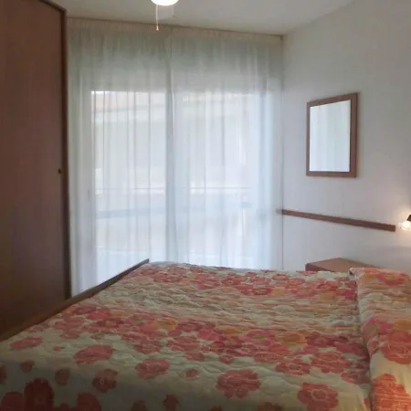 Apartments In Lignano Sabbiadoro 42739 Lägenhet