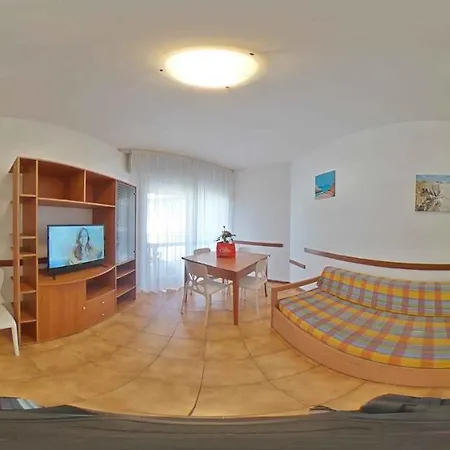 Apartments In Lignano Sabbiadoro 42739 Lägenhet