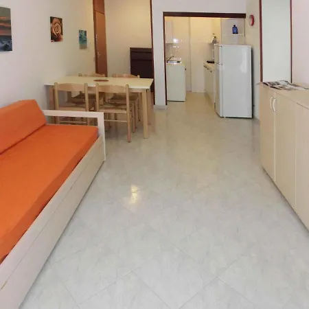 Apartments In Lignano Sabbiadoro 42739 アパート