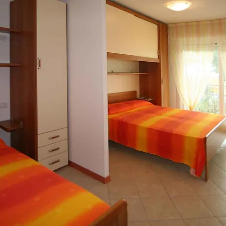 Apartments In Lignano Sabbiadoro 42739 アパート