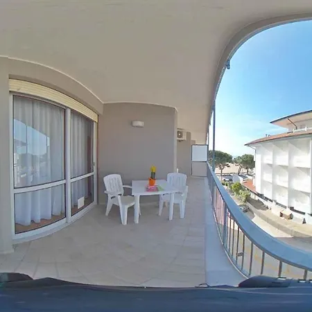 Apartments In Lignano Sabbiadoro 42739 Apartamento *